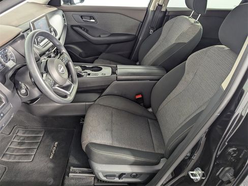 Used 2023 Nissan Rogue SV image 12
