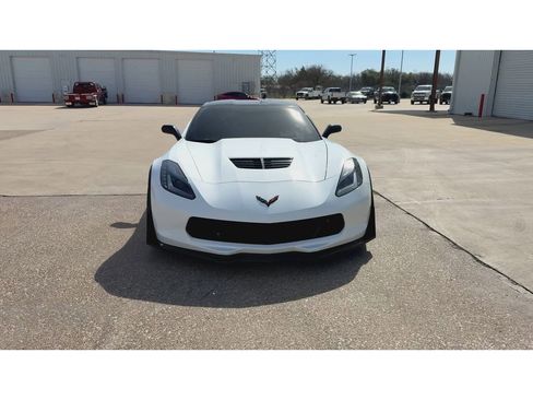 Used 2016 Chevrolet Corvette Z06 w/ 3LZ Preferred Equipment Group image 3