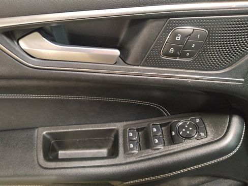 Used 2022 Ford Edge Titanium w/ Equipment Group 301A image 27