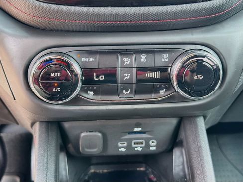 Used 2023 Chevrolet TrailBlazer RS w/ Sun and Liftgate Package AWD/4WD image 17