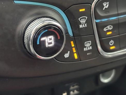 Used 2020 Chevrolet Traverse LT w/ LT Premium Package image 33