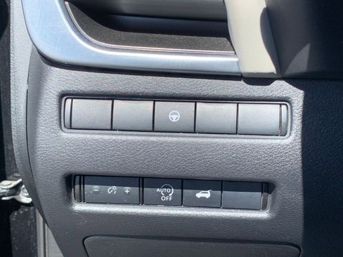 Used 2025 Nissan Rogue SV image 23