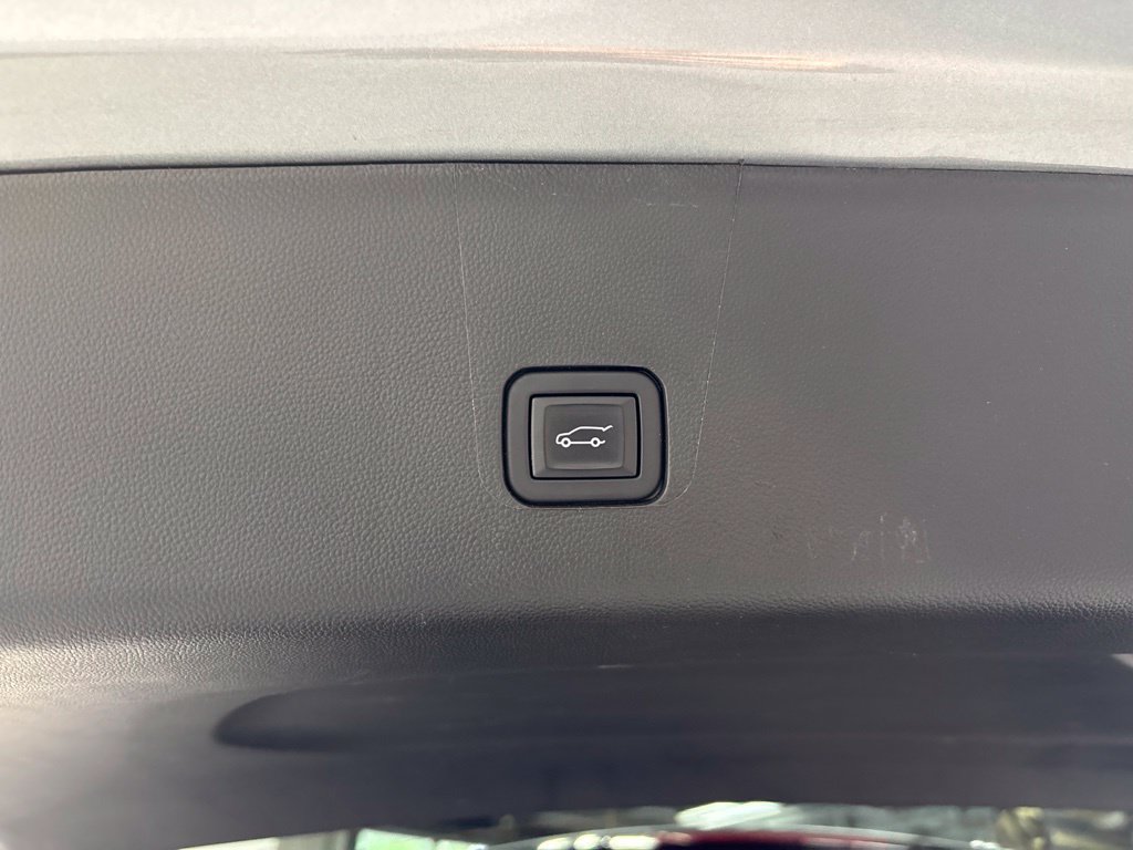 Used 2023 Chevrolet Traverse LT AWD/4WD image 48