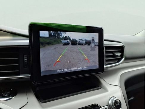 Certified 2023 Ford Explorer XLT w/ Equipment Group 202A AWD/4WD image 19