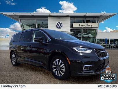 Used 2024 Chrysler Pacifica Limited