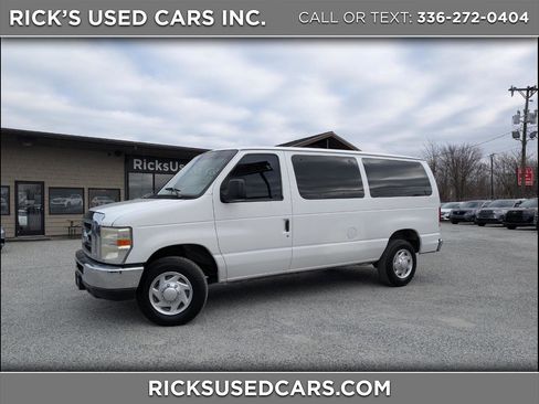 Used 2011 Ford E-350 and Econoline 350 XLT image 1