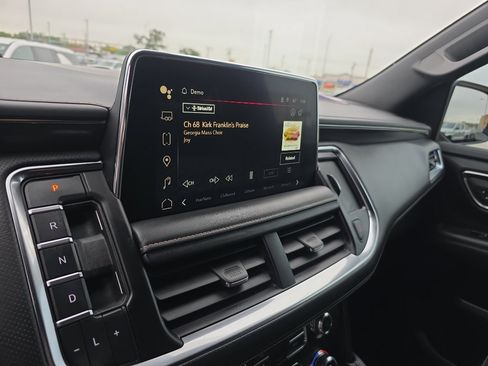 Certified 2022 GMC Yukon AT4 AWD/4WD image 9