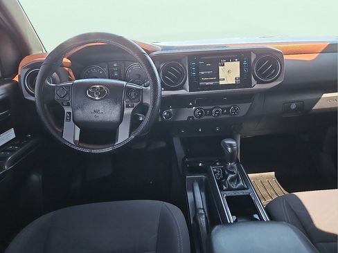 Used 2017 Toyota Tacoma TRD Off-Road w/ Tow Package RWD image 11