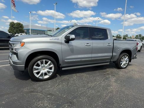 Used 2024 Chevrolet Silverado 1500 High Country AWD/4WD image 4