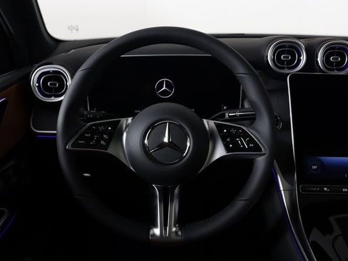 Used 2026 Mercedes-Benz GLC 300 4MATIC image 18