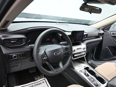 Used 2024 Ford Explorer 4WD image 15