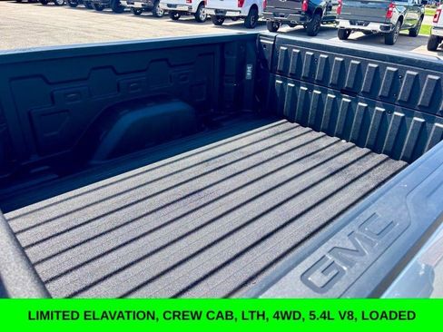 Used 2022 GMC Sierra 1500 Elevation w/ LPO, Elevation Black Package AWD/4WD image 13