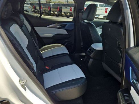 Used 2024 Chevrolet Equinox EV LT FWD image 25