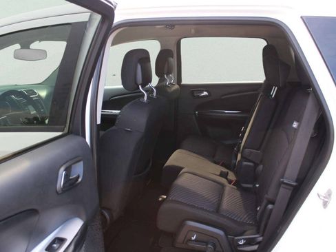 Used 2016 Dodge Journey SE w/ Flexible Seating Group FWD image 6