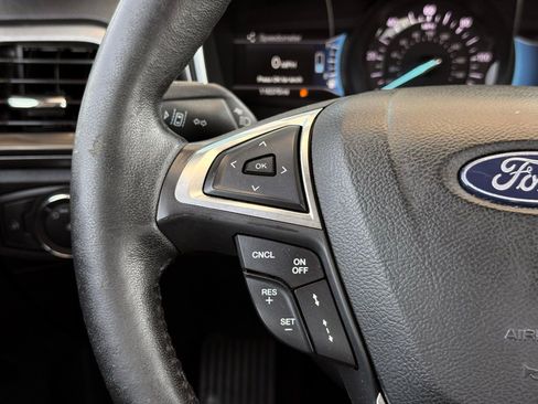 Used 2018 Ford Fusion SE w/ Equipment Group 602A FWD image 25