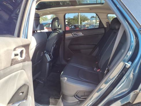 Used 2023 Kia Sportage EX w/ EX Premium Package image 17