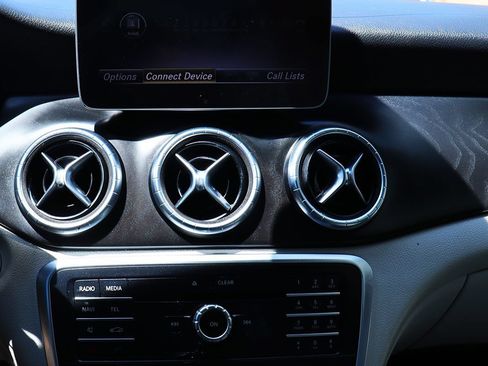 Used 2018 Mercedes-Benz CLA 250 image 45