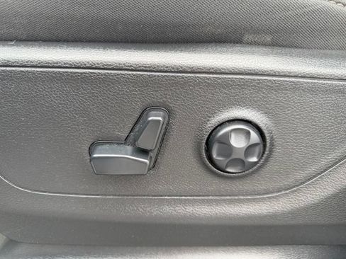 Used 2019 RAM 1500 Big Horn AWD/4WD image 15