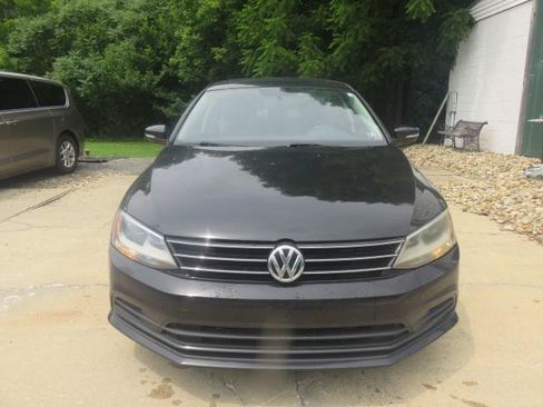 Used 2016 Volkswagen Jetta SE FWD image 2