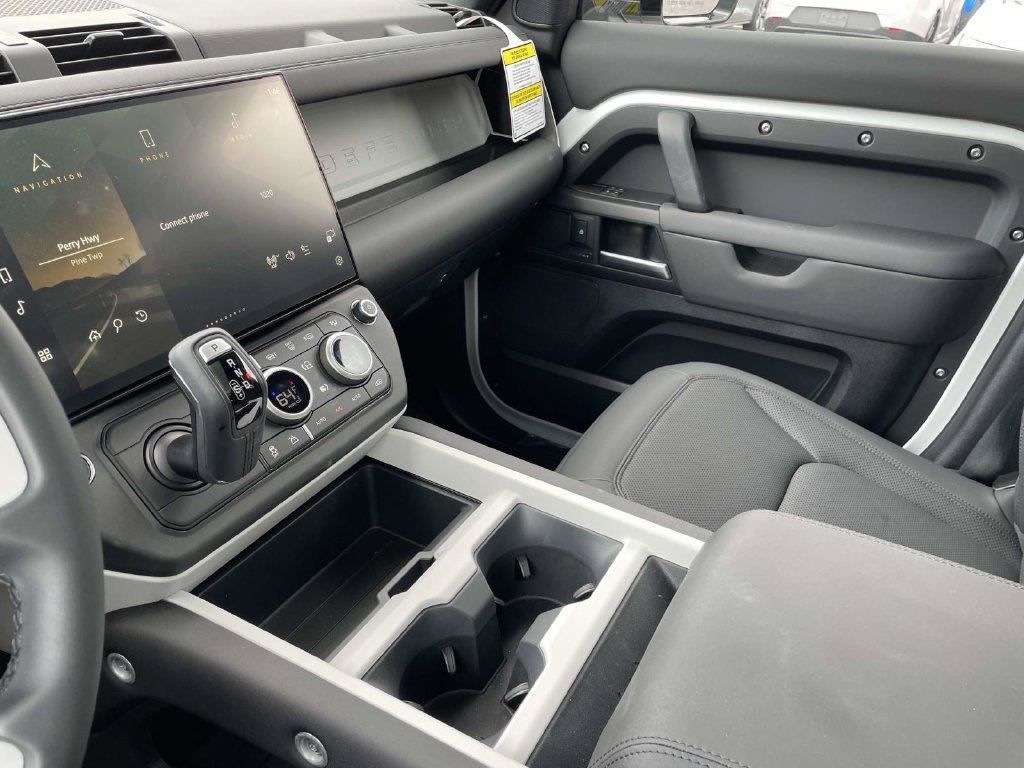 New 2026 Land Rover Defender 110 S AWD/4WD image 30
