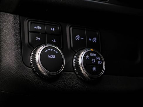Used 2023 GMC Yukon AT4 w/ AT4 Premium Package AWD/4WD image 38