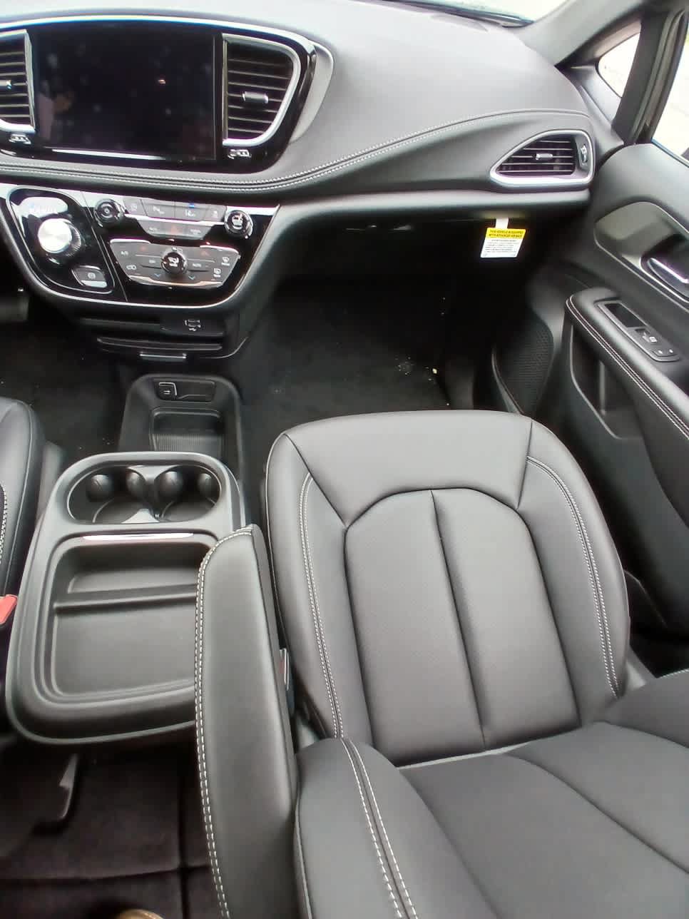 New 2027 Chrysler Pacifica Select FWD image 24