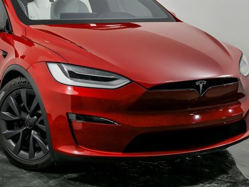 Used 2022 Tesla Model X image 2