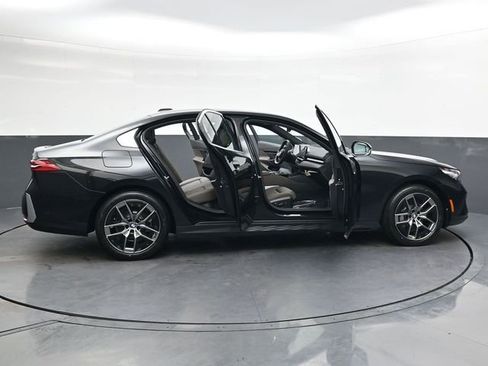 New 2026 BMW 530i xDrive w/ Premium Package AWD/4WD image 34