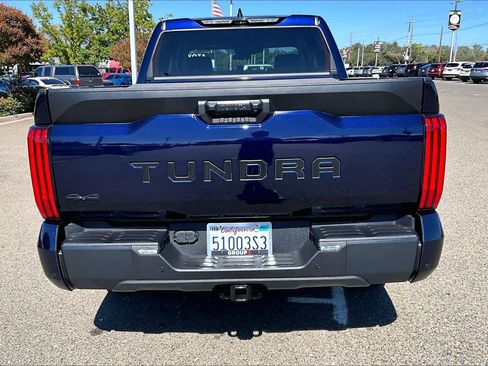 Used 2023 Toyota Tundra SR5 w/ SR5 Convenience Package AWD/4WD image 9