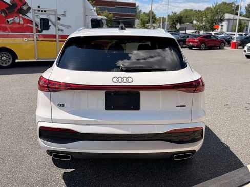 Used 2025 Audi Q5 Premium w/ Convenience Package AWD/4WD image 5