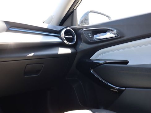 New 2026 Chevrolet Trax LT w/ Sunroof Package FWD image 40