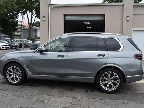 Used 2025 BMW X7 xDrive40i AWD/4WD image 5
