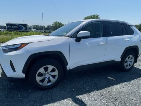 Certified 2023 Toyota RAV4 LE AWD/4WD image 4