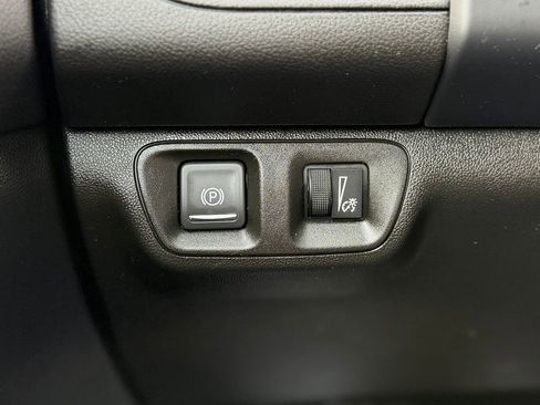 Used 2021 GMC Acadia SLE w/ Driver Convenience Package image 26