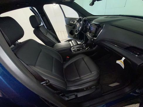 Used 2023 Chevrolet Traverse LT w/ LT Premium Package FWD image 39
