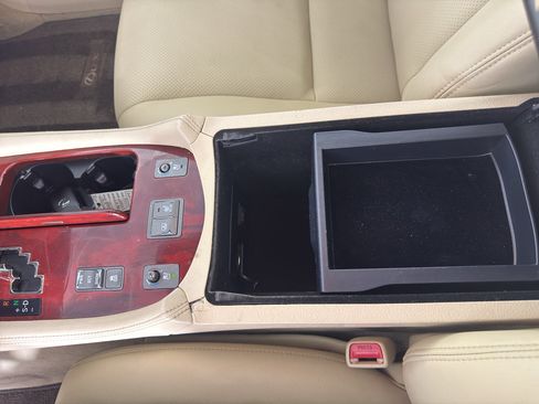Used 2010 Lexus LS 460 w/ Luxury Value Edition RWD image 28
