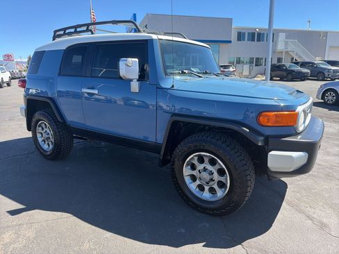 Used 2012 Toyota FJ Cruiser 4WD w/ Upgrade Pkg image 1