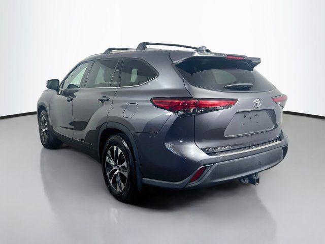Used 2021 Toyota Highlander XLE FWD image 7