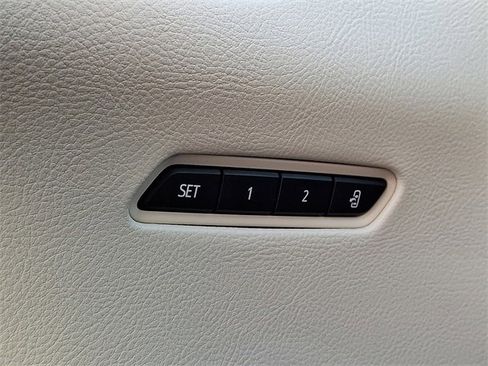 Used 2020 Cadillac XT6 Premium Luxury image 25