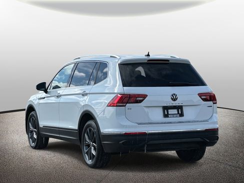 Used 2022 Volkswagen Tiguan SE image 4