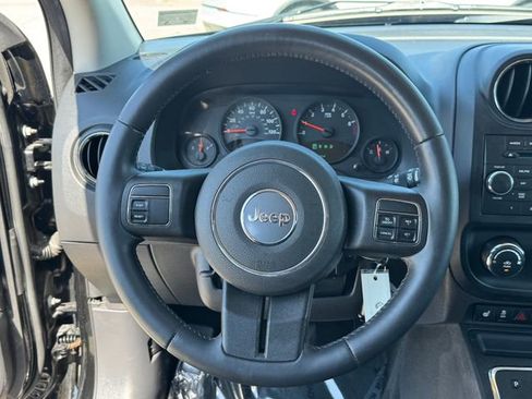Used 2012 Jeep Compass Latitude FWD image 21