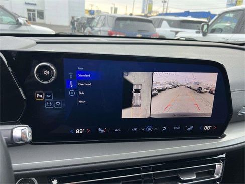 Certified 2025 Chevrolet Traverse LT w/ Sun and Wheel Package image 25