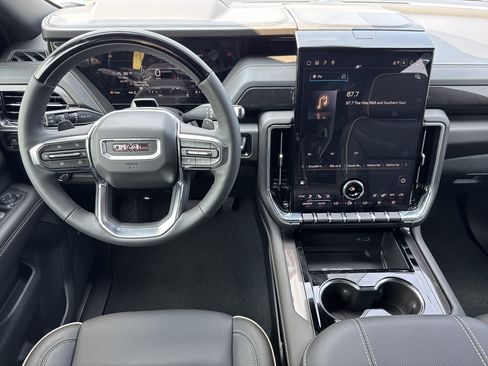 New 2026 GMC Yukon Elevation w/ Elevation Premium Package AWD/4WD image 18