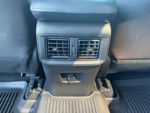 Used 2021 Toyota RAV4 LE image 11