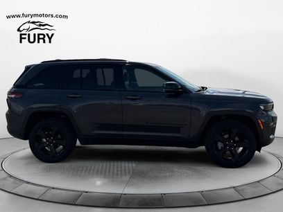 Used 2025 Jeep Grand Cherokee Limited w/ Black Appearance Package
