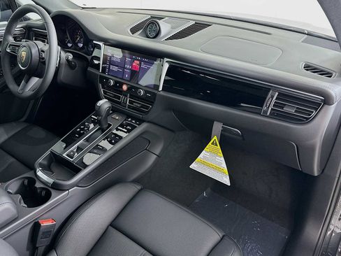 New 2026 Porsche Macan image 29