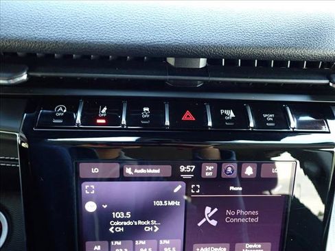Used 2023 Jeep Grand Cherokee Laredo AWD/4WD image 18