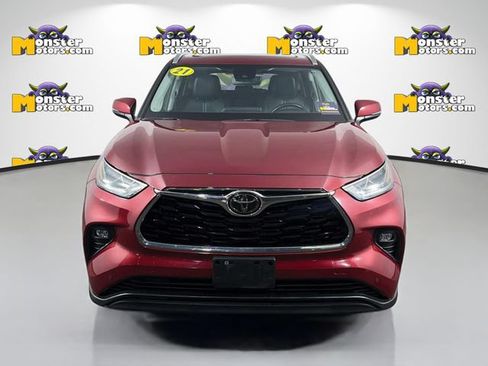 Used 2021 Toyota Highlander Limited AWD/4WD image 2