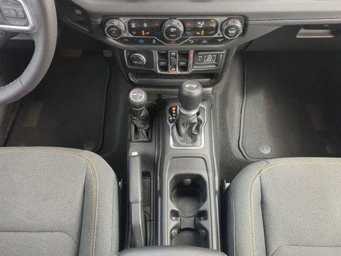 Certified 2025 Jeep Wrangler Unlimited Sahara w/ Safety Group image 20