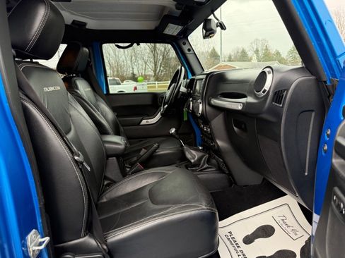 Used 2014 Jeep Wrangler Unlimited Rubicon w/ Dual Top Group image 11